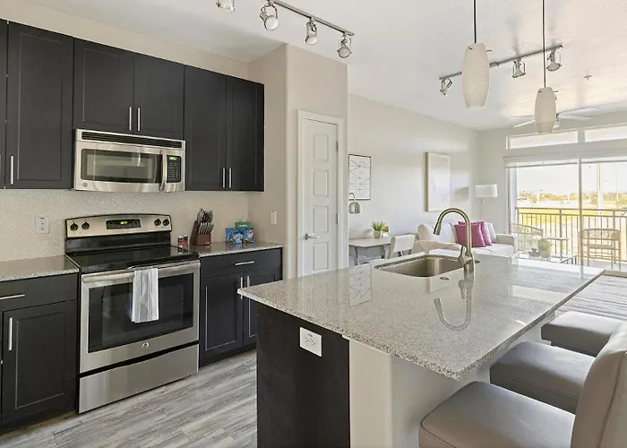 Landing Stunning 1Bd Gym Pool Apartment *