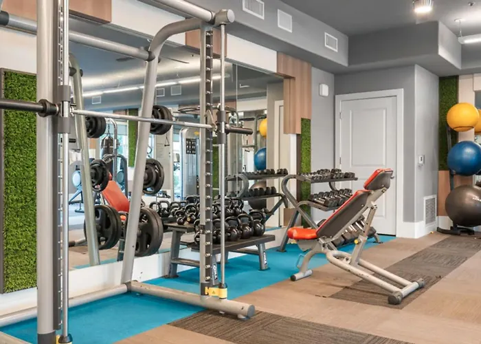 Landing Stunning 1Bd Gym Pool Apartment *